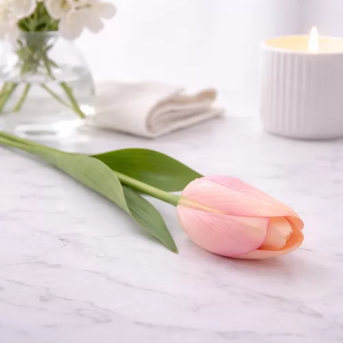 62 cm-es Pasztell Rózsaszín Selyem Tulipán – Élethű Hosszú Szárú Művirág Dekoráció