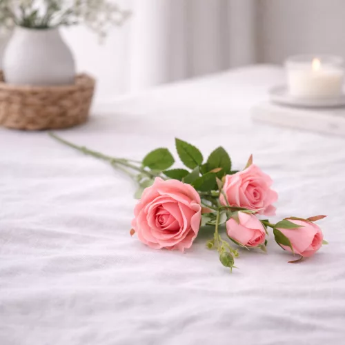 66 cm-es világos rózsaszín 5 fejes selyem műrózsa ág – élethű dekorációs rózsa lakásba és esküvőre