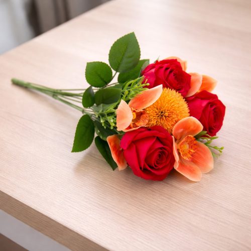Prémium mesterséges vegyes virágcsokor 50 cm – 10 szálas rózsa és liliom dekorációs művirág csokor piros–narancs színben