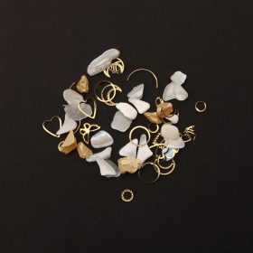 Körömfüggő 3D díszítő kövek - bézs, kagyló