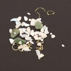 Körömfüggő 3D díszítő kövek - zöld, kagyló