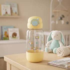   700 ml-es gyermek kulacs szívószállal és biztonsági kupakkal – BPA-mentes ivópalack, sárga