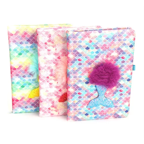 Jegyzetfüzet A/5, vonalas, műbőr fedeles, Színes szőrös sellő farok - Rózsaszín