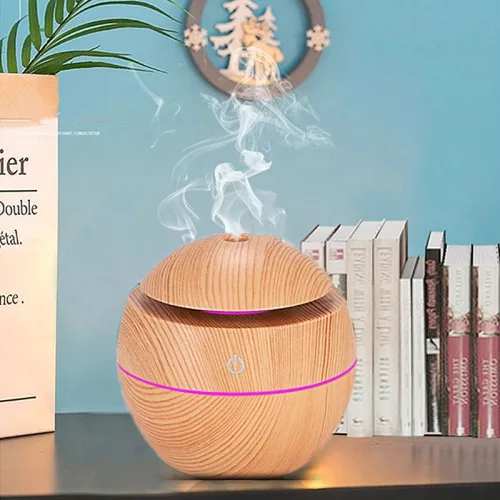 Aromaterápiás ultrahangos párásító – világos barna fa mintázatú illóolaj diffúzor LED világítással 130 ml