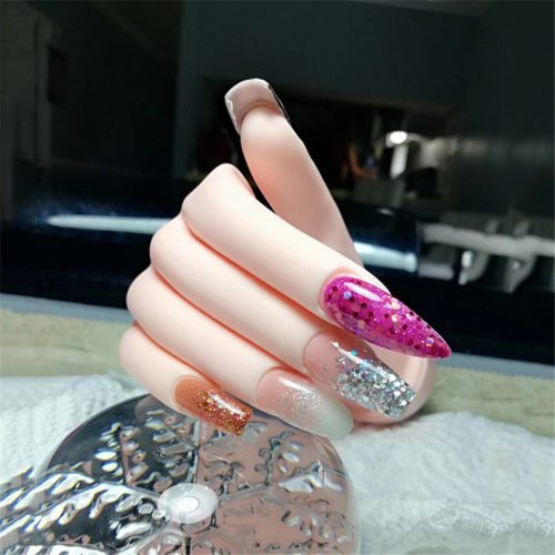 Műköröm gyakorló kéz modell