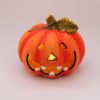 LED-es Halloween kerámia tök, 13 cm magas, 17 cm átmérőjű