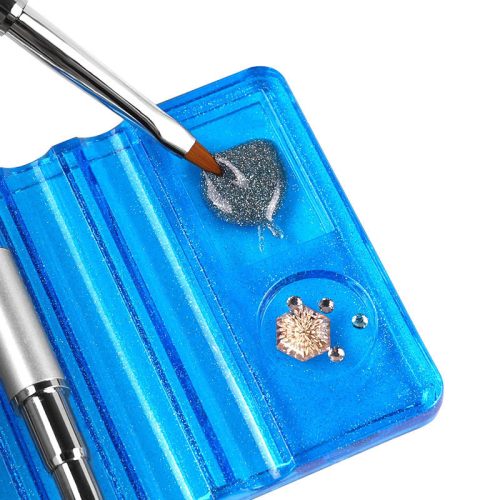 Körmös paleta ecsettartóval 