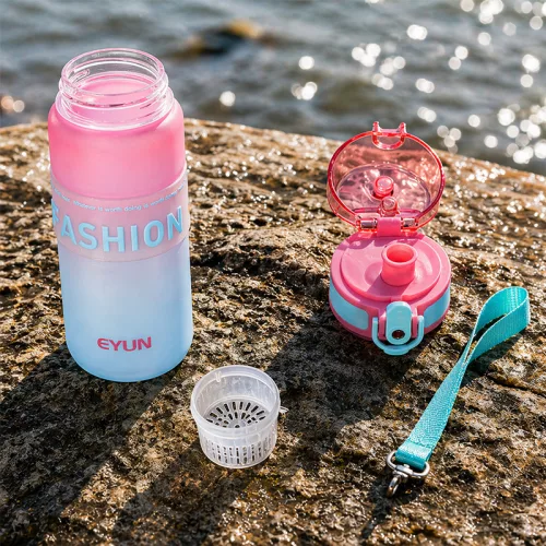 500 ml-es szívószálas sport kulacs – BPA-mentes ivópalack, kék-sárga